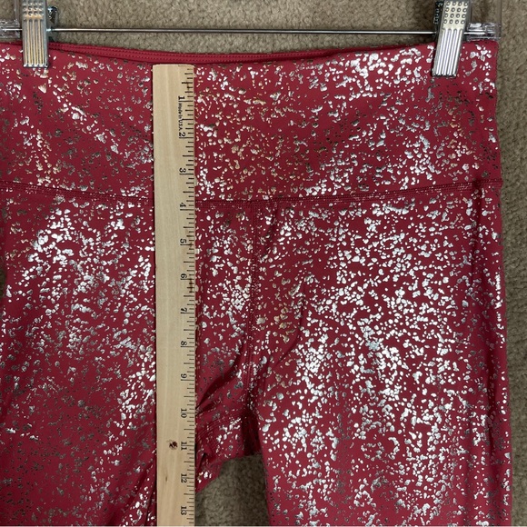 Sweaty Betty Goddess 7/8 Legging Size Medium Red Terrazzo Foil Print Workout NEW - Picture 4 of 10